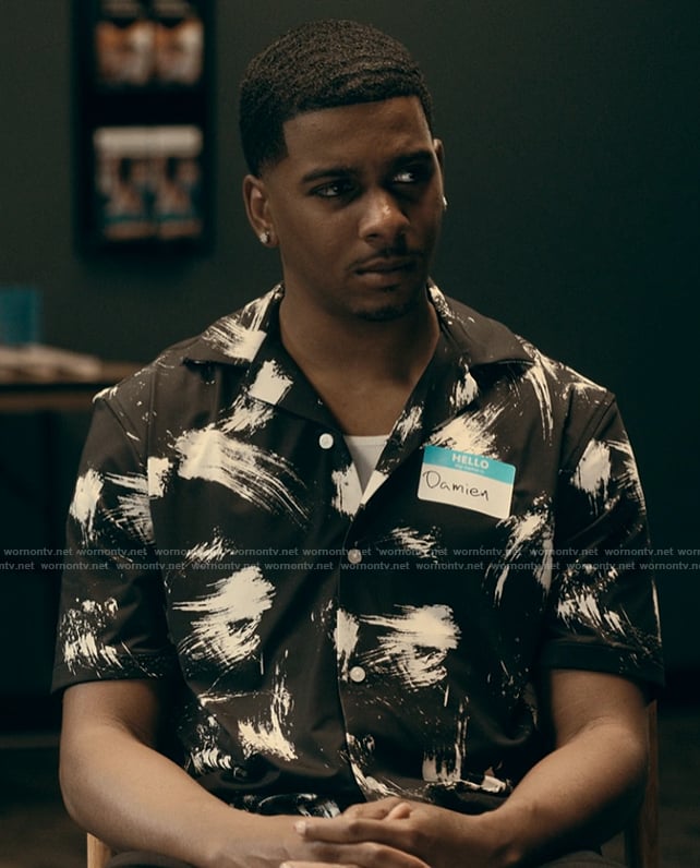 Damien’s black brush stroke print shirt on The Chi