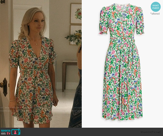 Diane Von Furstenberg Sammie belted floral-print crepe midi dress worn by Elizabeth Sinclair (Candice King) on We Were Liars