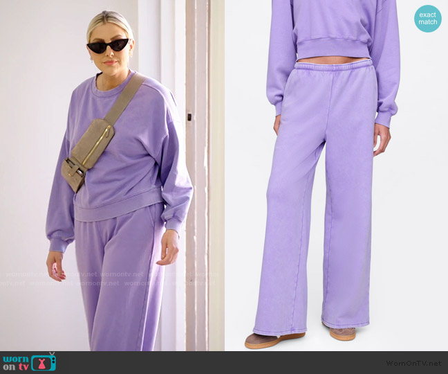 Gap VintageSoft Baggy Wide-Leg Sweatpants worn by Gina Kirschenheiter on The Real Housewives of Orange County