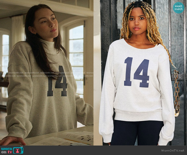John Galt Estelle 14 Sweatshirt in Silver worn by Belly Conklin (Lola Tung) on The Summer I Turned Pretty