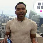 Justin’s beige textured sweater on E! News