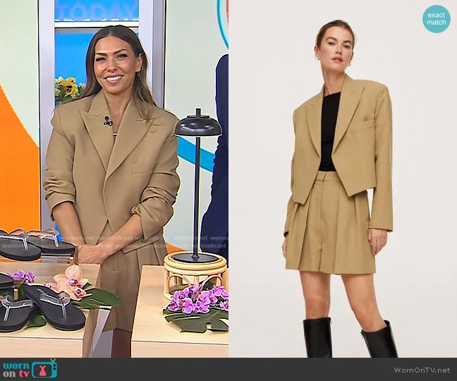 Mango Shorts With Darts Detail in Soft Brown worn by Melissa Garcia on Today