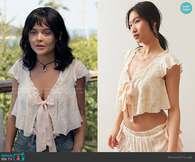 Out From Under Pretty PJ Tie-Front Top in Natural worn by Cadence Sinclair Eastman (Emily Alyn Lind) on We Were Liars