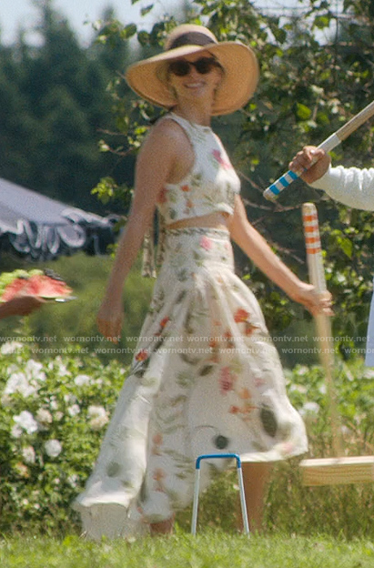 Penny’s white floral print crop top and skirt on We Were Liars