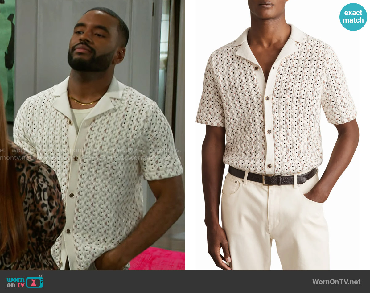 Reiss Roulette Open Knit Camp Shirt worn by Andre Richardson (Sean Freeman) on Beyond the Gates