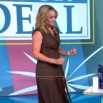 Sara’s brown pleated dress on The View