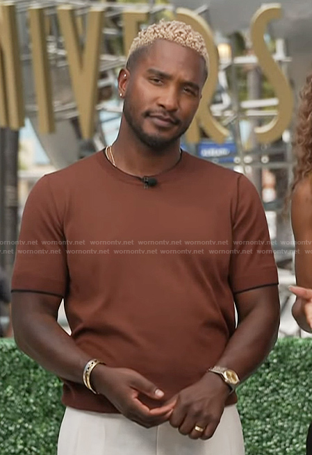 Scott’s brown tee on Access Hollywood