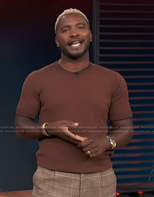 Scott’s brown tee on Access Hollywood