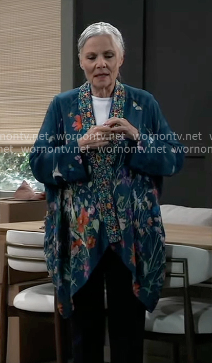 Tracy’s teal floral kimono jacket on General Hospital