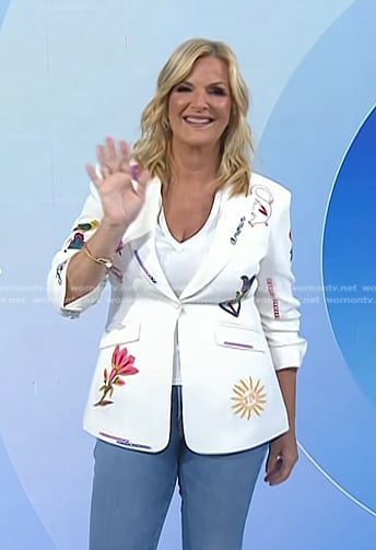 Trisha Yearwood’s white embroidered blazer on Today