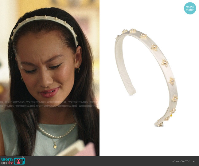 Jennifer Behr Mare pearl-detailing headband worn by Belly Conklin (Lola Tung) on The Summer I Turned Pretty