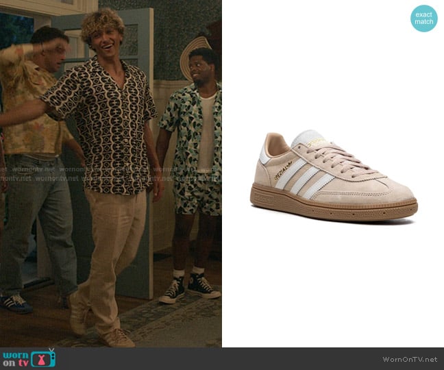 Adidas Handball Spezial Sneakers in Beige worn by Jeremiah Fisher (Gavin Casalegno) on The Summer I Turned Pretty