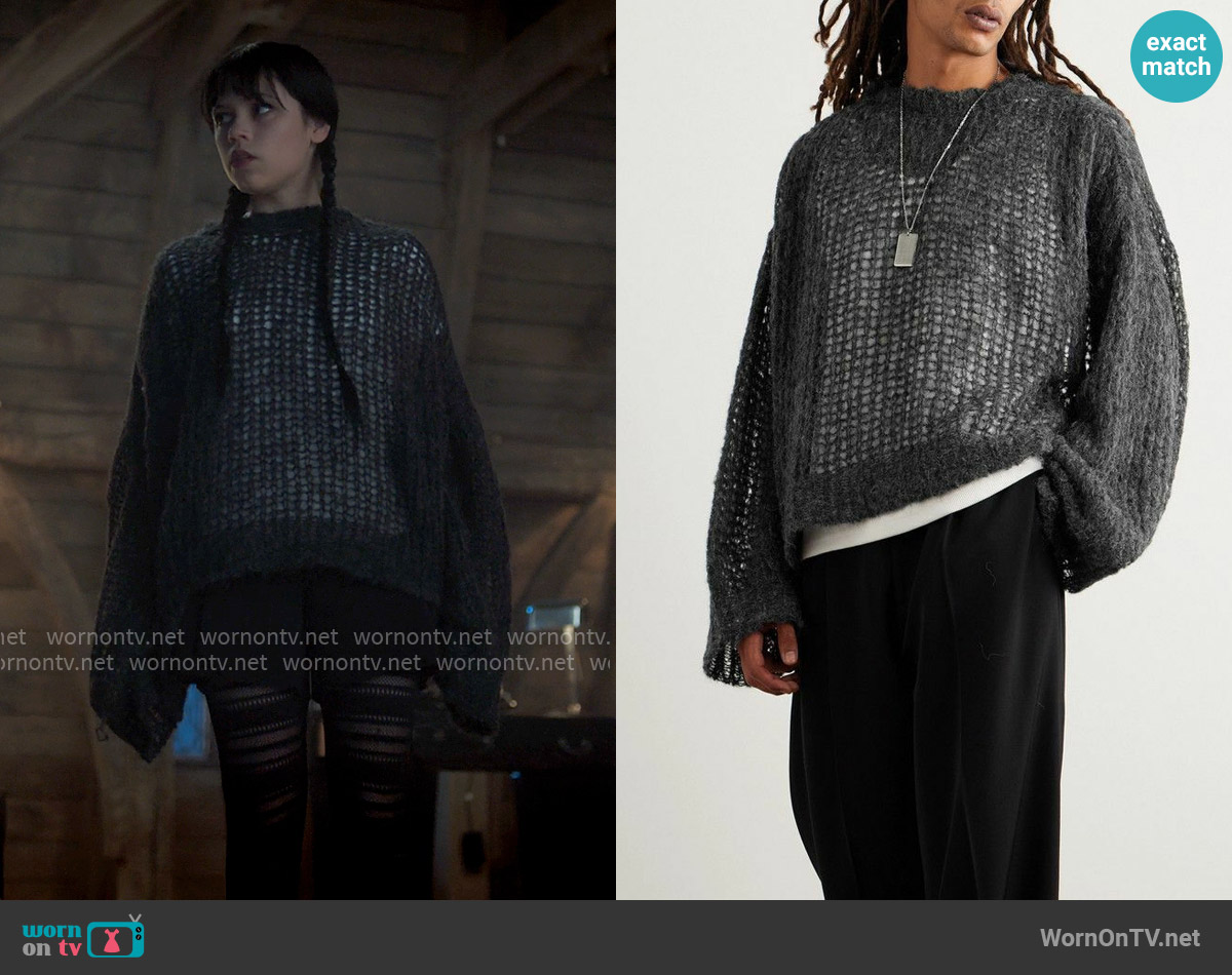 ARGUE AlpacaWool WideOver Knit ニット WornOnTV: Wednesday's charcoal grey knit sweater on