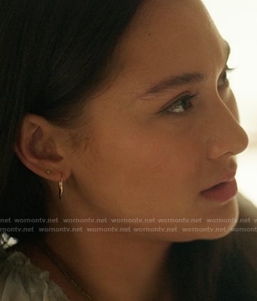Belly’s stud earrings on The Summer I Turned Pretty