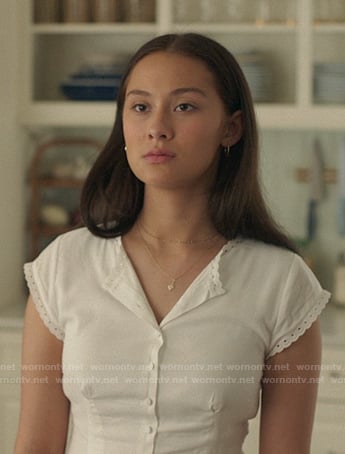 Belly’s white scalloped top and mini skirt on The Summer I Turned Pretty