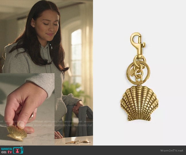 by Coachtopia x The Summer I Turned Pretty Shell Bag Charm worn by Belly Conklin (Lola Tung) on The Summer I Turned Pretty