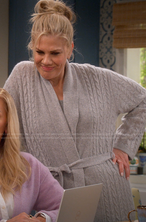 Carol’s gray cable knit robe on Leanne