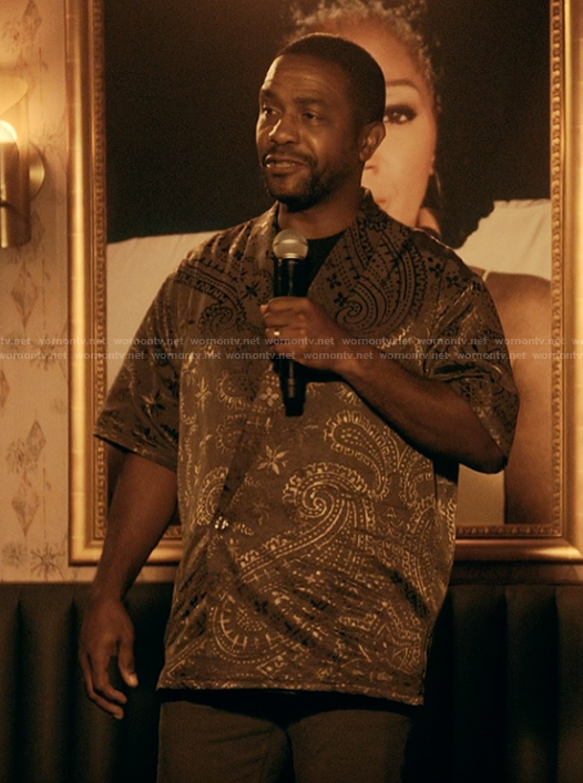 Darnel’s brown paisley print shirt on The Chi