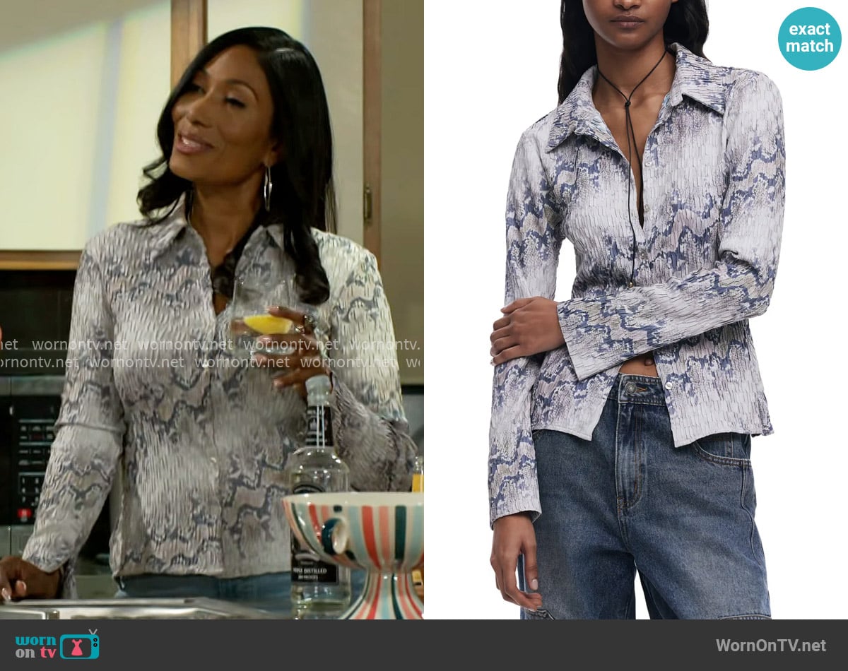 Desigual Textured Snakeskin Print Button-Up Shirt worn by Dana 'Leslie' Thomas (Trisha Mann-Grant) on Beyond the Gates