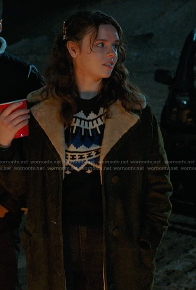 Grace’s black sweater on My Life with the Walter Boys