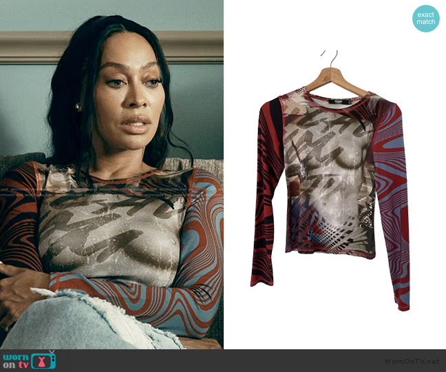 Jaded London 総柄トップス パワーネット WornOnTV: Dom's abstract print mesh top on The Chi | Clothes