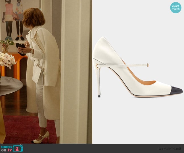 Jennifer Chamandi Lorenzo Bicolor Mary Jane Pumps In Ivory - Black worn by Lisa Todd Wexley (Nicole Ari Parker) on And Just Like That