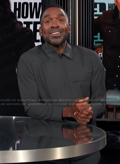 Justin’s black shirt on E! News