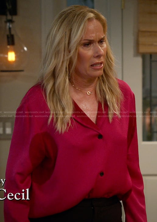 Leanne’s pink v-neck blouse on Leanne