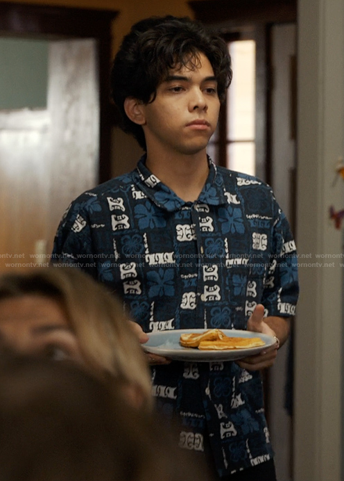 Lee’s blue printed shirt on My Life with the Walter Boys