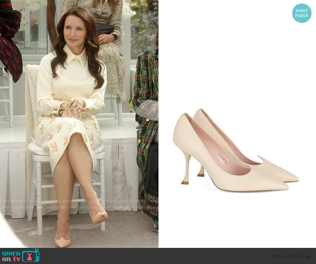 Roger Vivier Stiletto heeled pumps worn by Charlotte York (Kristin Davis) on And Just Like That