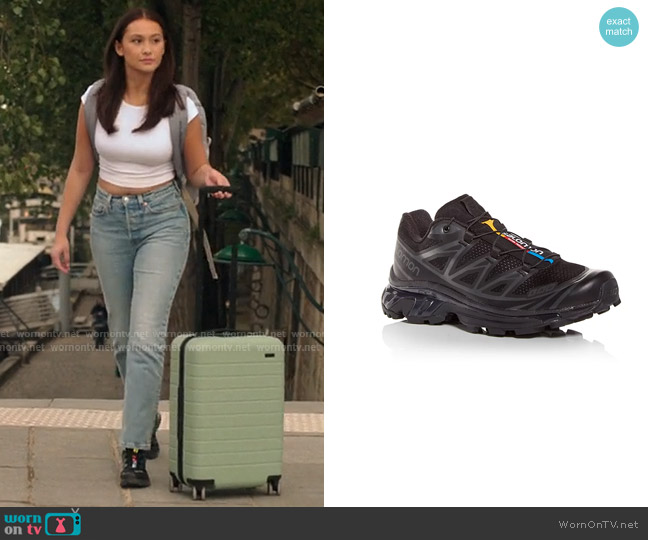 Salomon Unisex XT-6 Sportstyle Low Top Sneakers in Black worn by Belly Conklin (Lola Tung) on The Summer I Turned Pretty