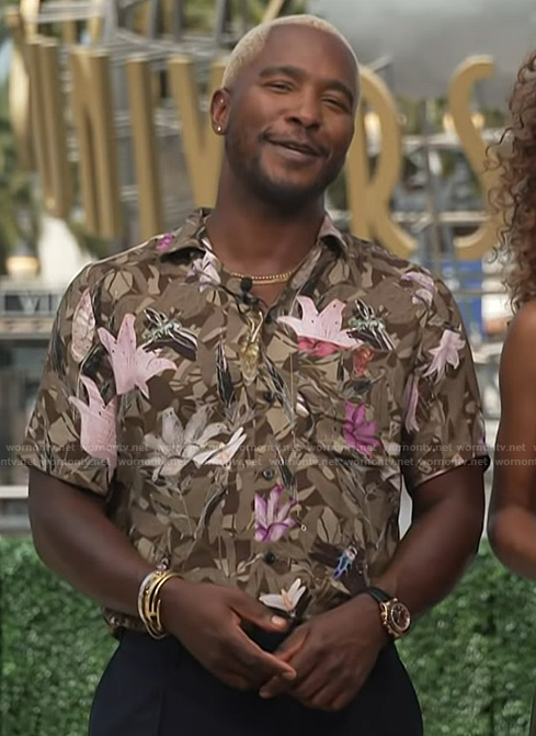Scott’s green floral print shirt on Access Hollywood