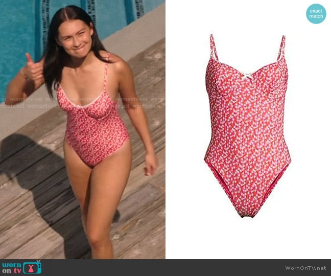 Solid & Stripe The Taylor Ditsy Floral One-piece Swimsuit in Pink worn by Belly Conklin (Lola Tung) on The Summer I Turned Pretty