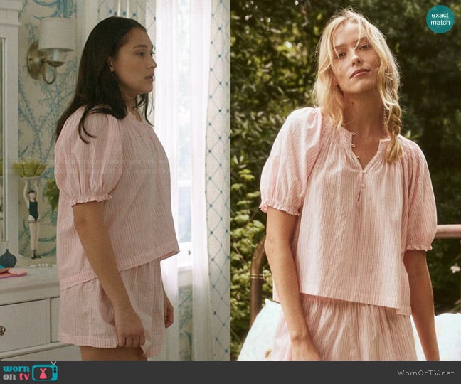 The Great The Smocked Sleep Top in Slumber Stripe worn by Belly Conklin (Lola Tung) on The Summer I Turned Pretty