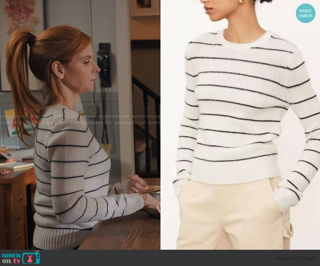 Vince Cashmere Striped Fitted Crew Neck worn by Katherine Walter (Sarah Rafferty) on My Life with the Walter Boys
