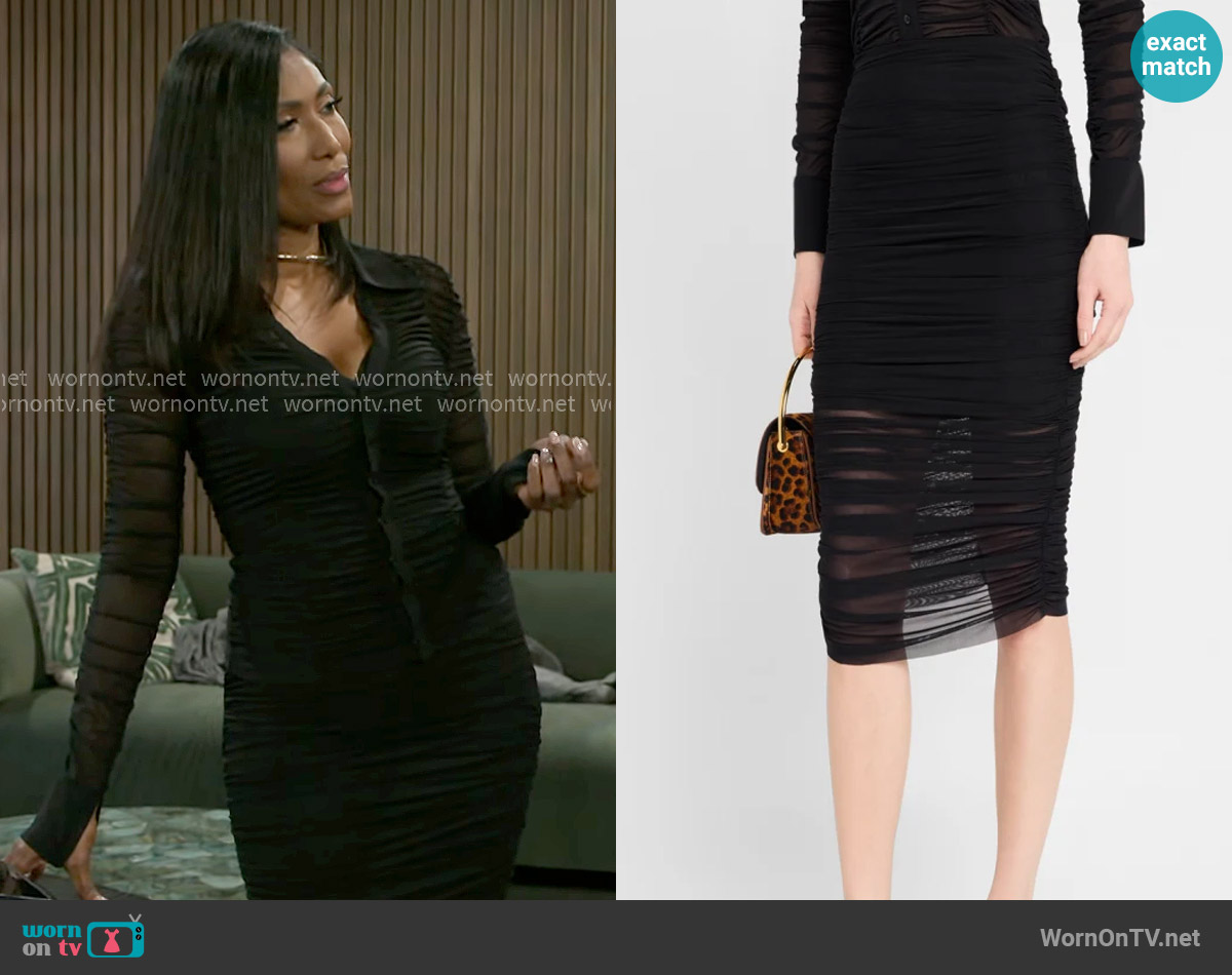 Alice + Olivia Kennah Ruched Skirt worn by Dana 'Leslie' Thomas (Trisha Mann-Grant) on Beyond the Gates