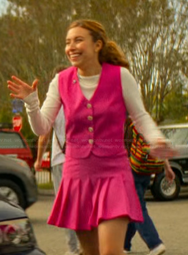 Amanda’s pink vest and skirt on The Runarounds