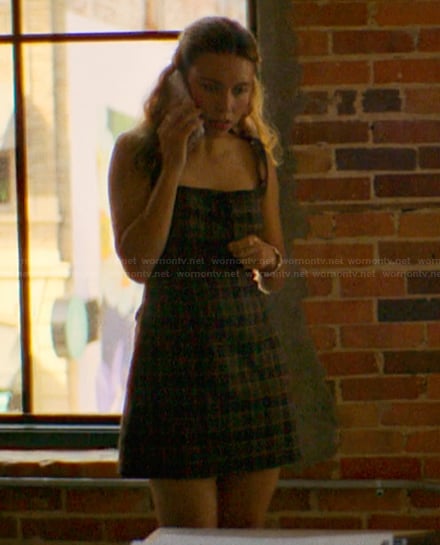 Amanda’s plaid mini dress on The Runarounds