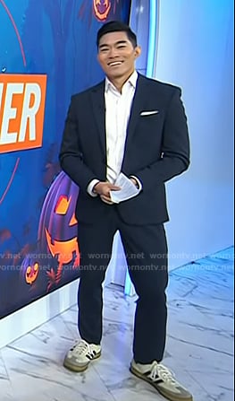 Brian Cheung’s white striped sneakers on Today