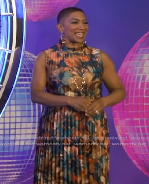 Deja Vu's floral print ribbed dress on Live with Kelly and Mark