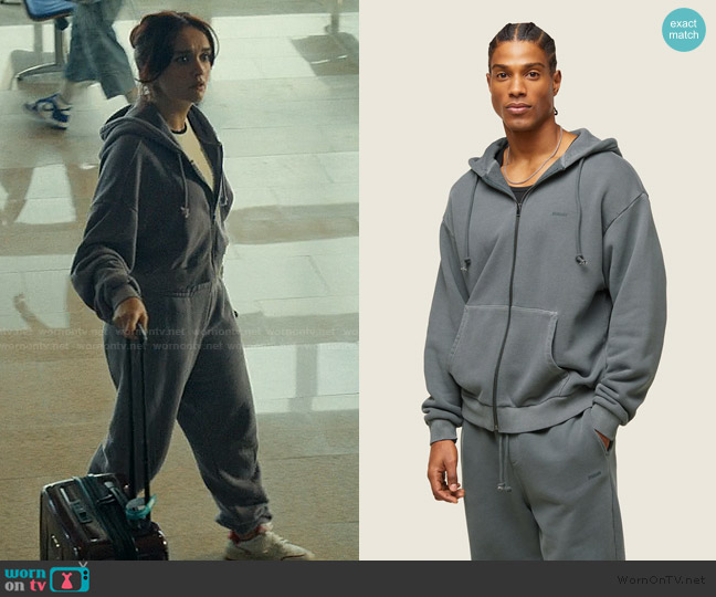 Gymshark Everywear Relaxed Zip Hoodie worn by Cherry Laine (Olivia Cooke) on The Girlfriend
