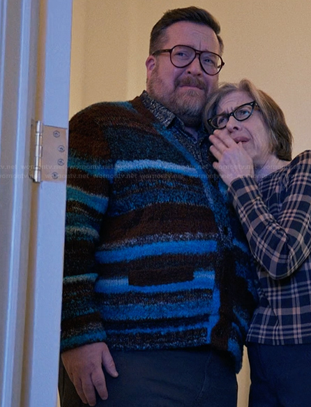 Howard’s space dye knit cardigan on Only Murders in the Building