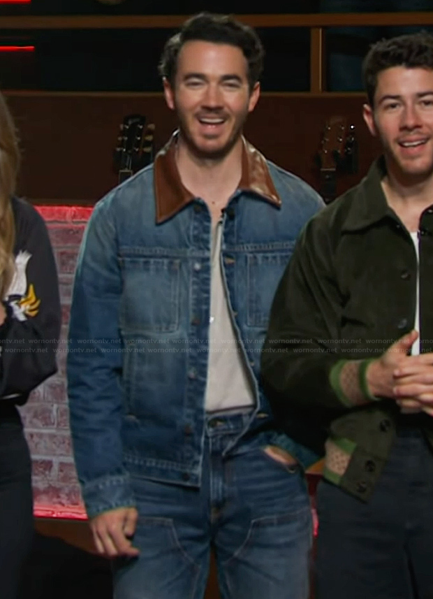 Kevin Jonas’s denim jacket with contrast collar on The Kelly Clarkson Show