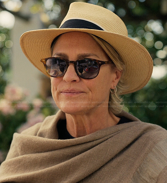 Laura’s tortoise sunglasses and hat on The Girlfriend