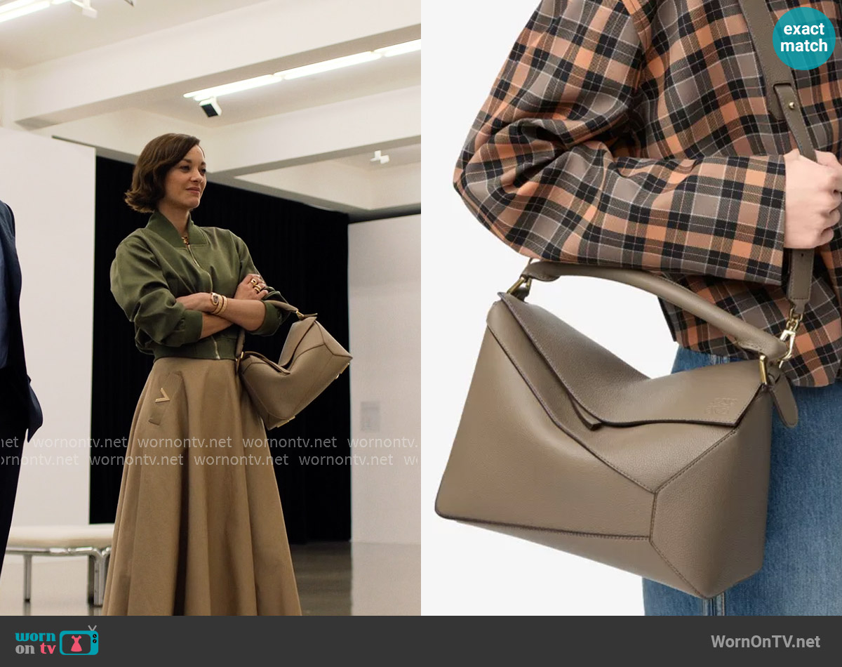 Loewe Medium Puzzle Bag in Taupe worn by Celine Dumont (Marion Cotillard) on The Morning Show