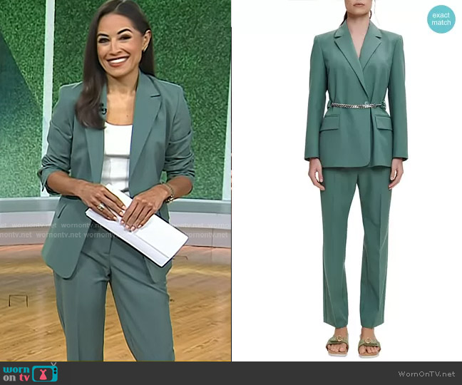 Maje Villette Chain Belt Blazer worn by Kaylee Hartung on Today