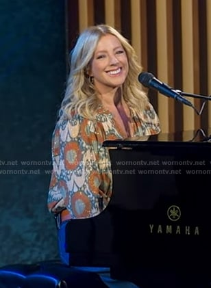 Sarah McLachlan’s floral blouse on Good Morning America
