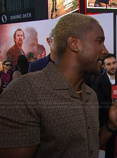 Scott’s brown diamond knit shirt on Access Hollywood