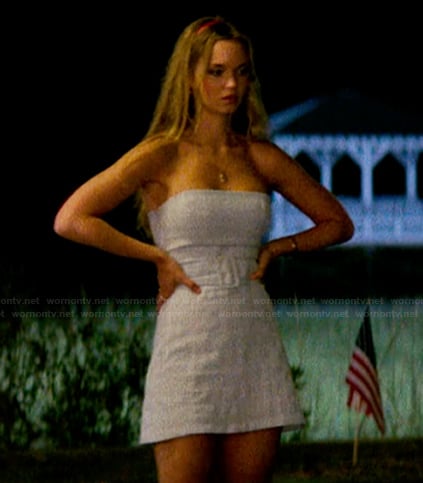 Sophia’s blue strapless dress on The Runarounds