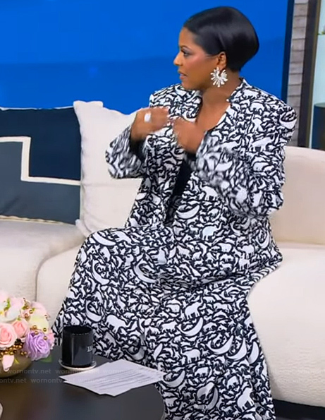 Tamron’s printed robe on Tamron Hall Show